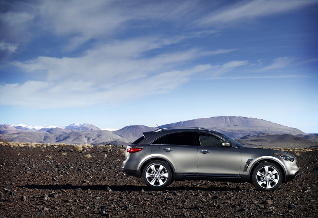 infiniti-fx50-side