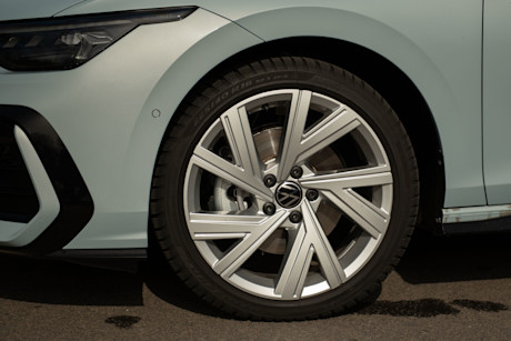 vw-golf-tdi-seite-felge-detail