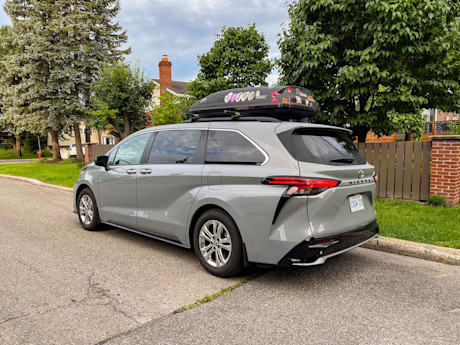 Editorial 2023 toyota sienna xse awd td 230908 07 msp