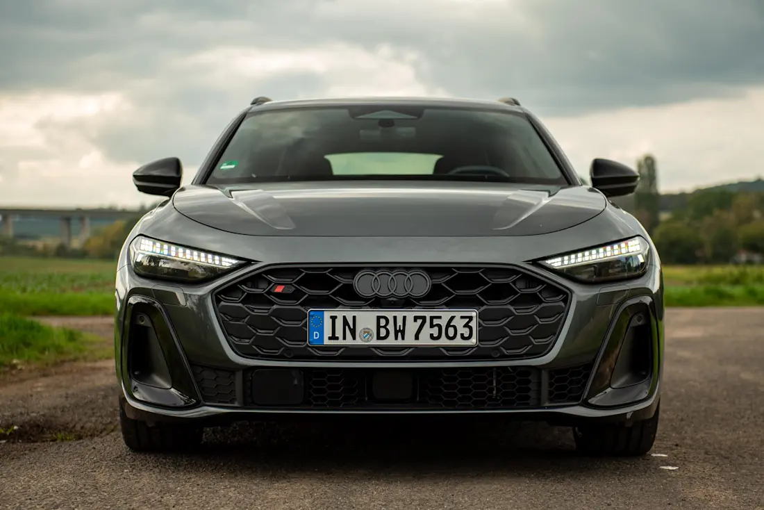 audi-s5-avant-2025-front