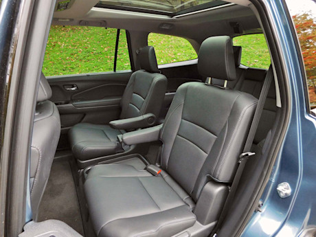 Editorial 2016 honda pilot touring awd sh 15