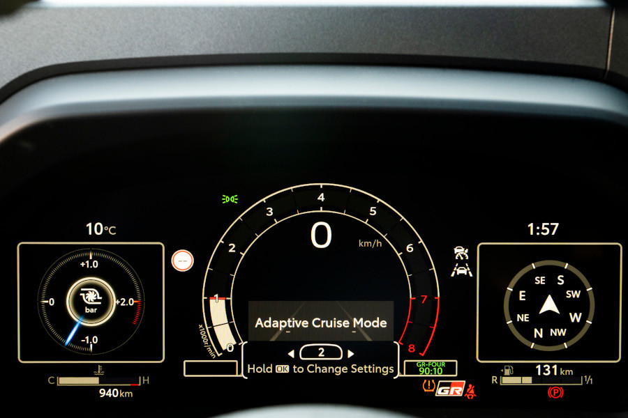 interior-toyota-gr-yaris-2024 (13).jpg