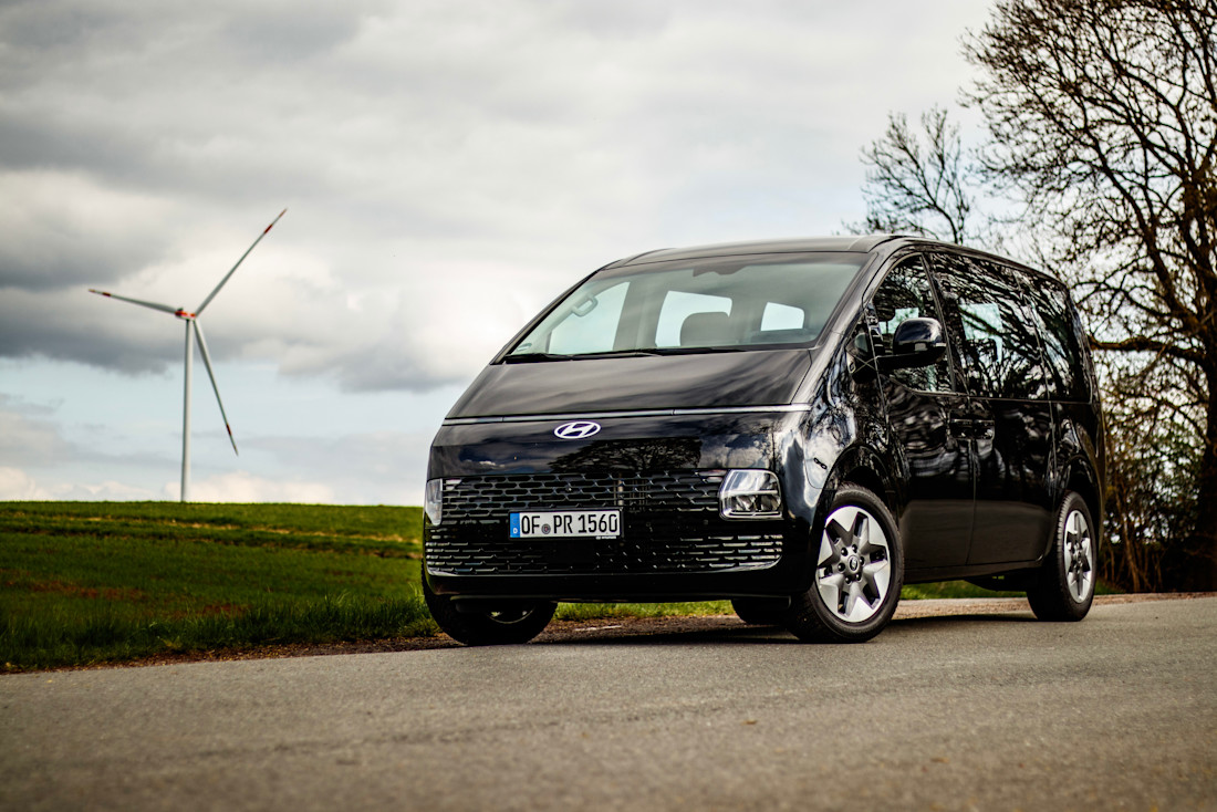 Hyundai Staria 2025 als 9-Sitzer-Hybrid: Raumwunder mit Schwächen im Detail