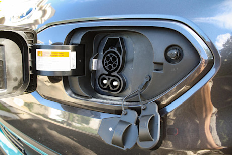 Editorial 2020 kia niro ev sx touring 13 db fr