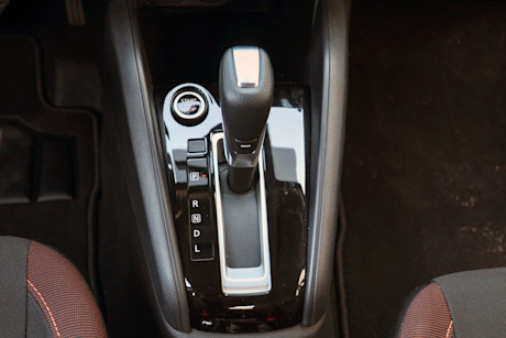 Editorial 2021 nissan versa sr 24 jm