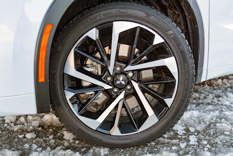 Editorial 2023 mitsubishi outlander phev 08 ew