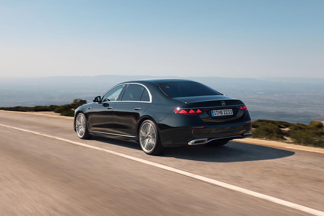 Waarom B-acteurs liever naar de nieuwe Mercedes S-klasse kijken dan in de spiegel