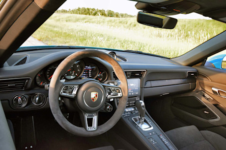 Editorial 2017 porsche 911 carrera 4 gts 22 jp