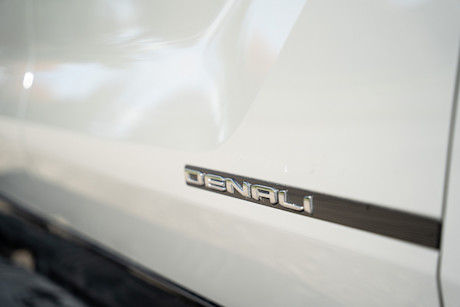 2025 GMC Sierra EV Review Image