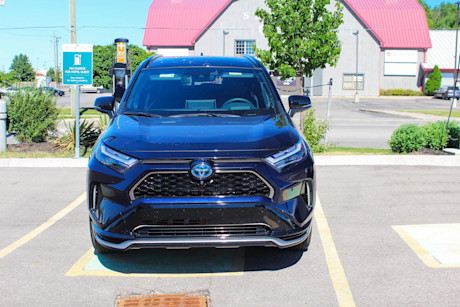 Editorial 2022 toyota rav4 prime xse awd 02 pb