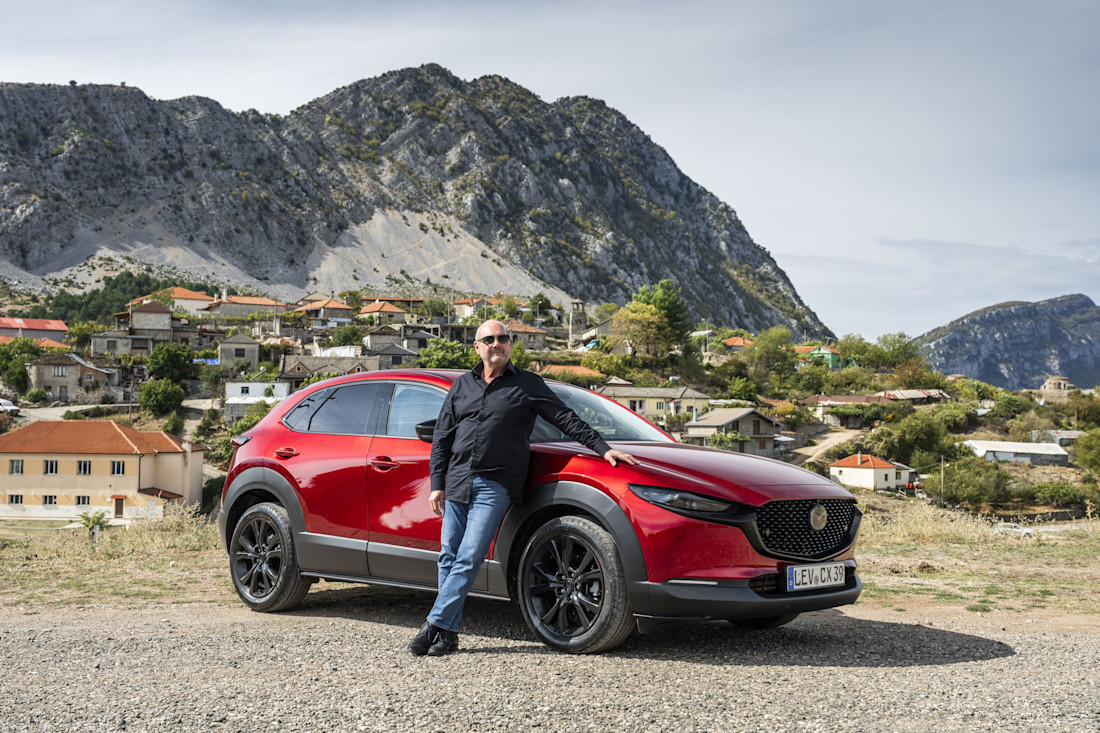 Härtetest in Albanien: So gut schlägt sich der neue Mazda CX-30