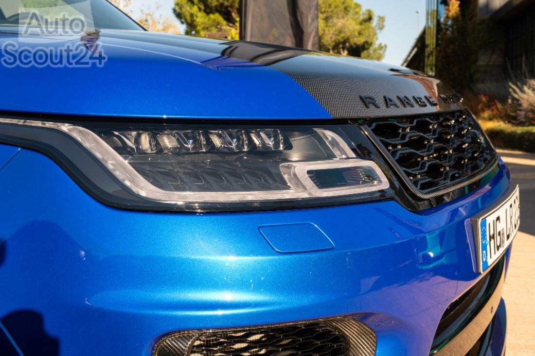 Jaguar-Land Rover SV - 3000px-5.jpg