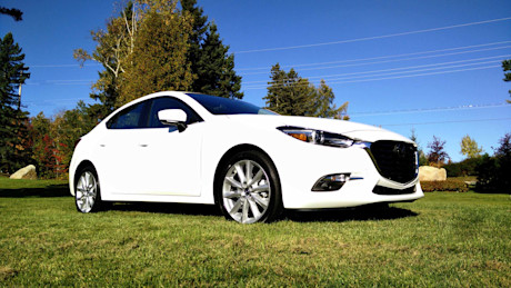 Editorial 2017 mazda3 02 jbe