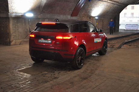 Editorial 2020 land rover range rover evoque 06 mb