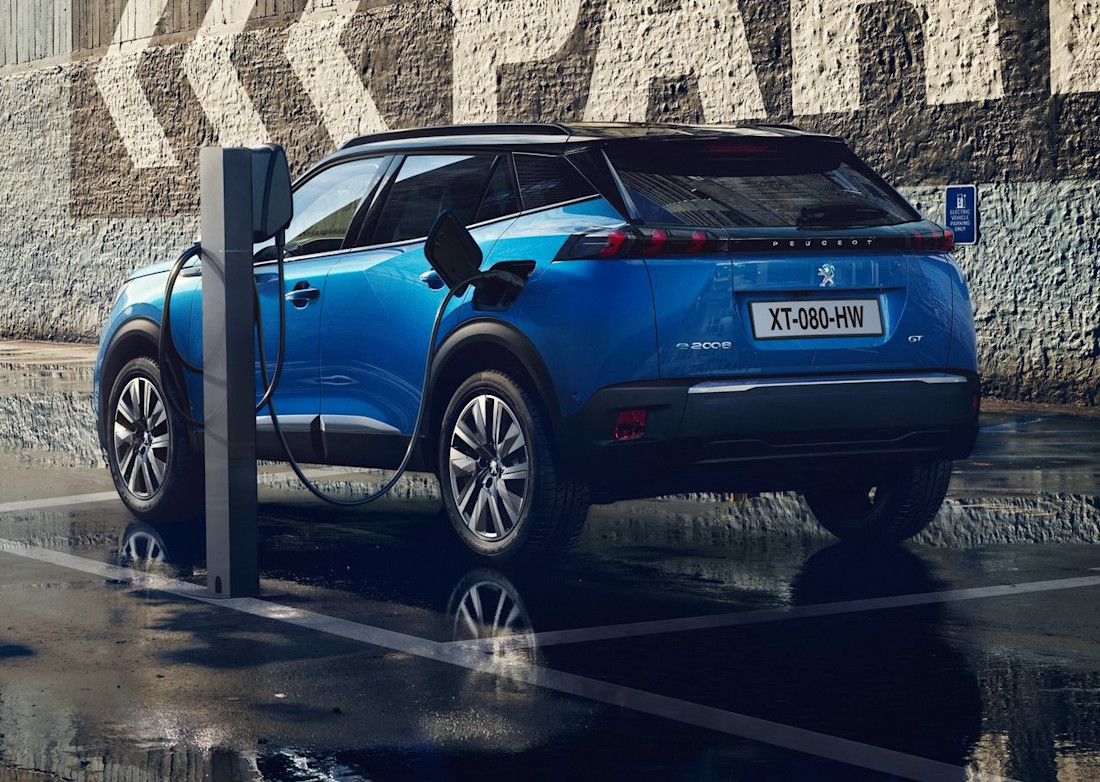 Peugeot-e-2008-2020-1280-0a.jpg