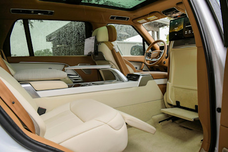 Editorial 2022 land rover range rover sv 03 sha