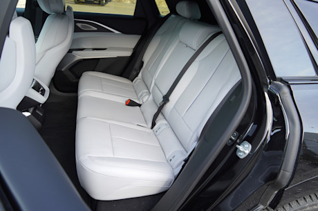 Cadillac Lyriq 2025 : essai routier Body Image