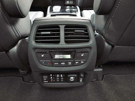 Editorial 2016 honda pilot touring awd sh 34
