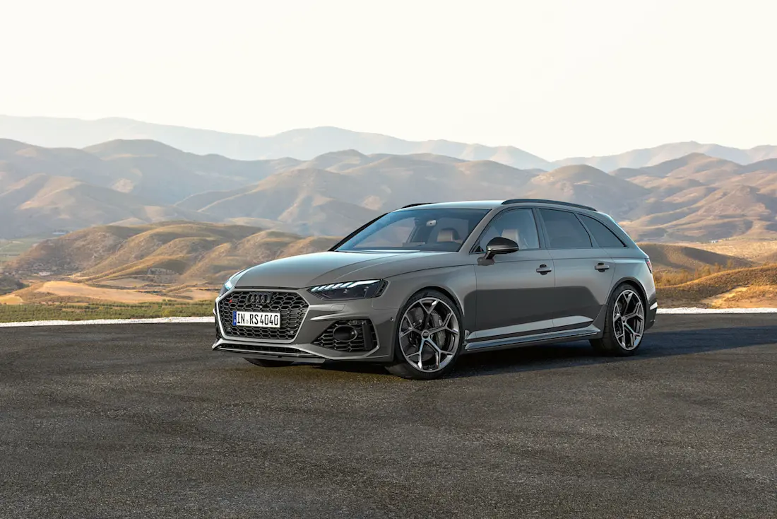 Audi RS 4 Competition Plus (2023) static, front view