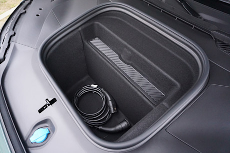 2026 Porsche Cayenne Electric - FD - DI - 260311 - 12