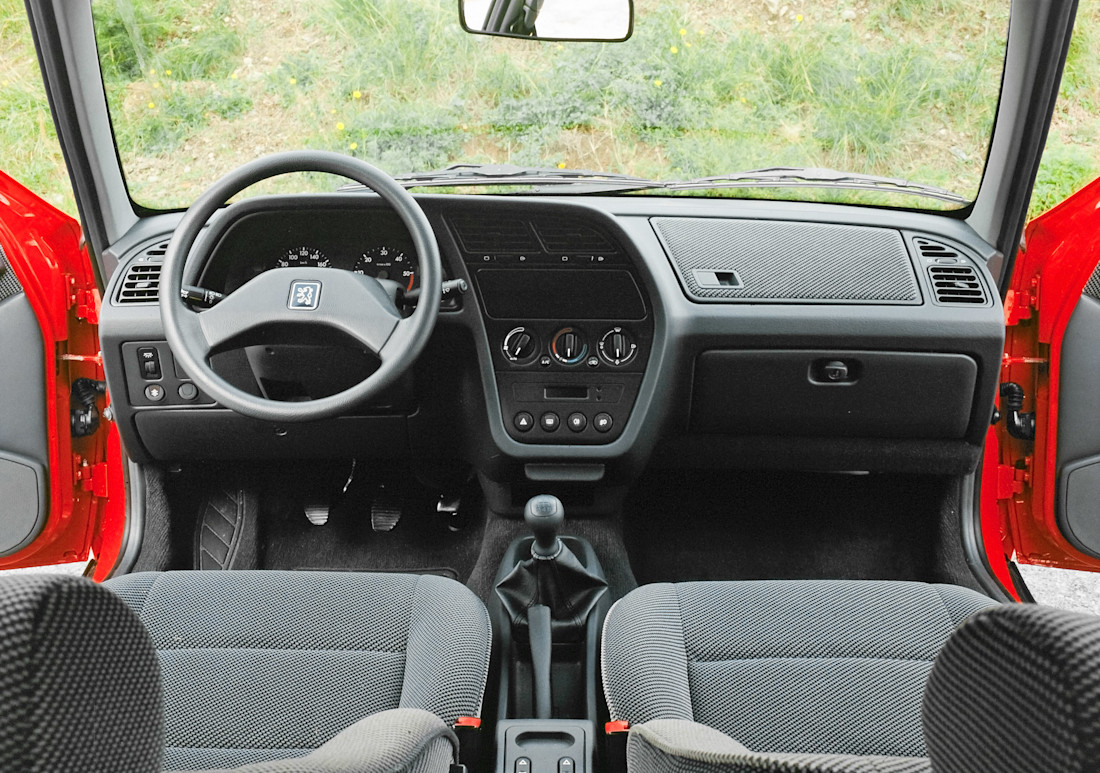peugeot_306_interior
