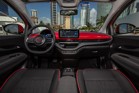 Editorial 2024 fiat 500e 240409 02 fiat