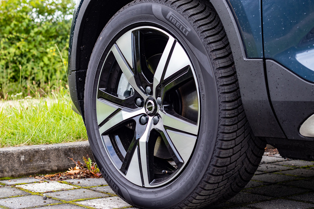 Volvo_XC40_Recharge_Wheel_1.jpg