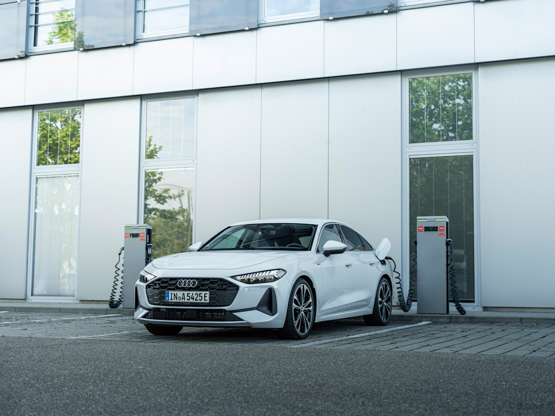 audi-a5-e-hybrid-front