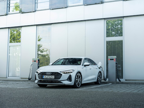 audi-a5-e-hybrid-front