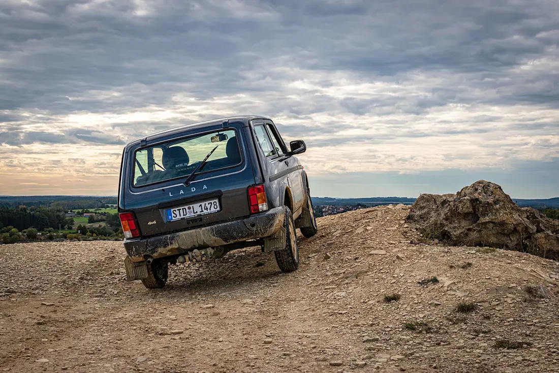 Lada-4x4-Hill