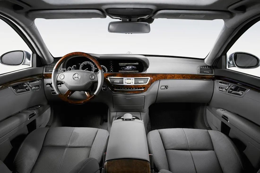 mercedes-w221-cockpit