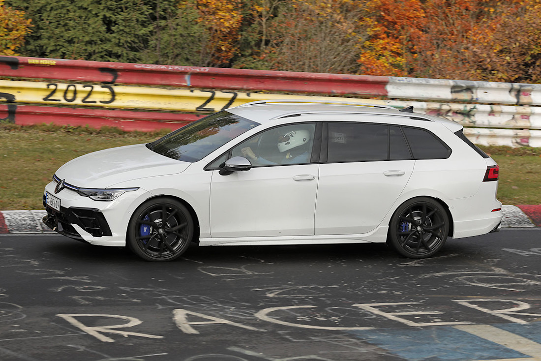 Neuer Volkswagen Golf R (2024) als Erlkönig erwischt