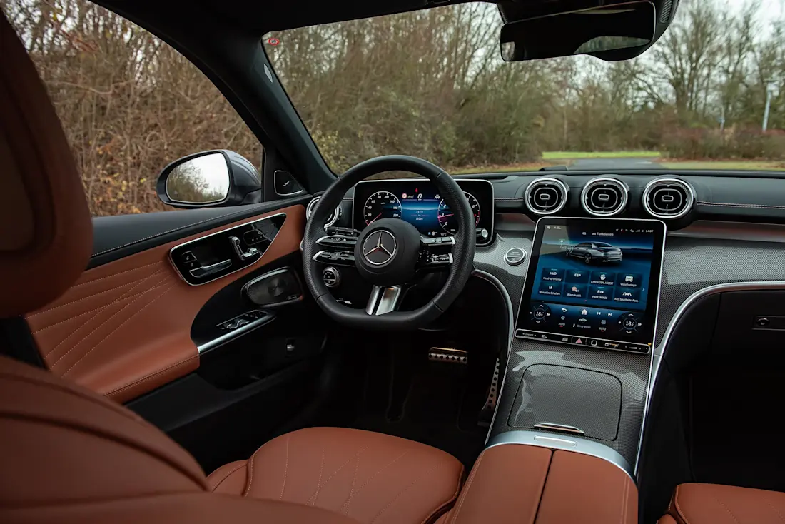 mercedes-c-200-limousine-2025-cockpit