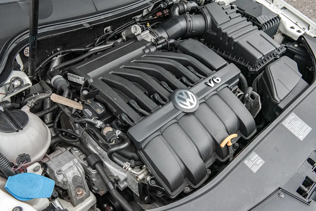 VW-Passat-R36-Engine VW-Passat-R36-Engine