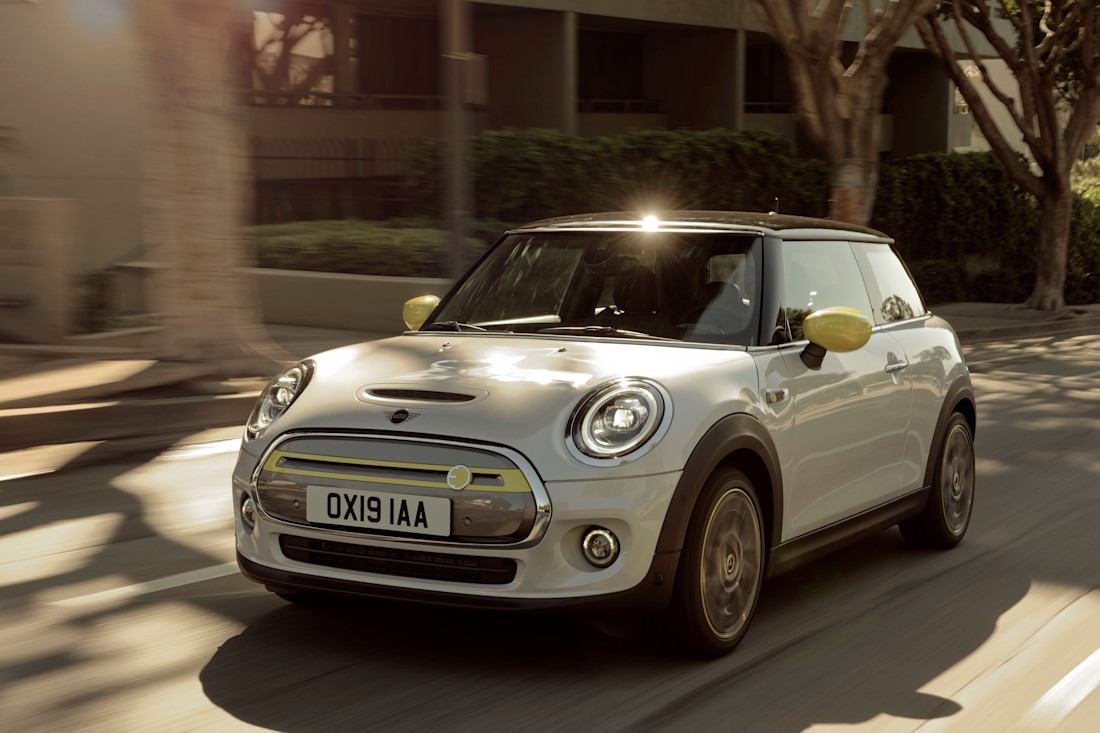 P90357219_highRes_the-new-mini-cooper-.jpg