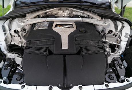 Editorial 2023 aston martin dbx 707 08 jw