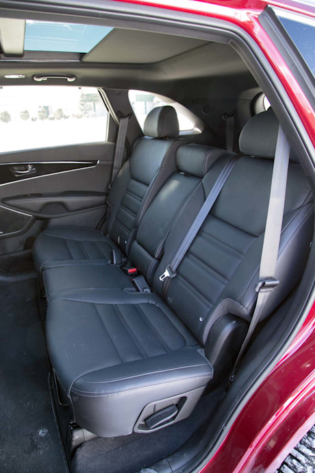 Editorial 2016 kia sorento 08 jw