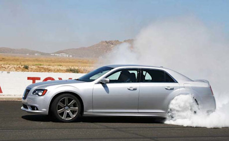 Editorial 02 pb 2012 chrysler 300 srt8