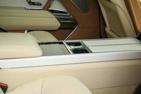 Editorial 2022 land rover range rover sv 04 sha