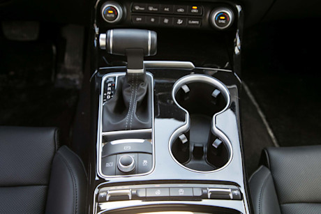 Editorial 2019 kia stinger gt line 23 jw