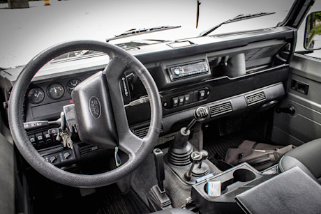 Editorial 2000 land rover defender 110 bm 18