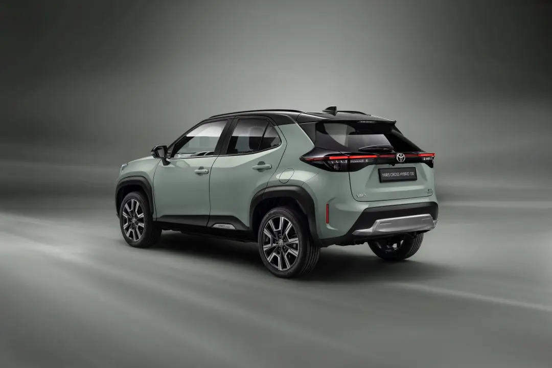 2023-yaris-cross-ext-002