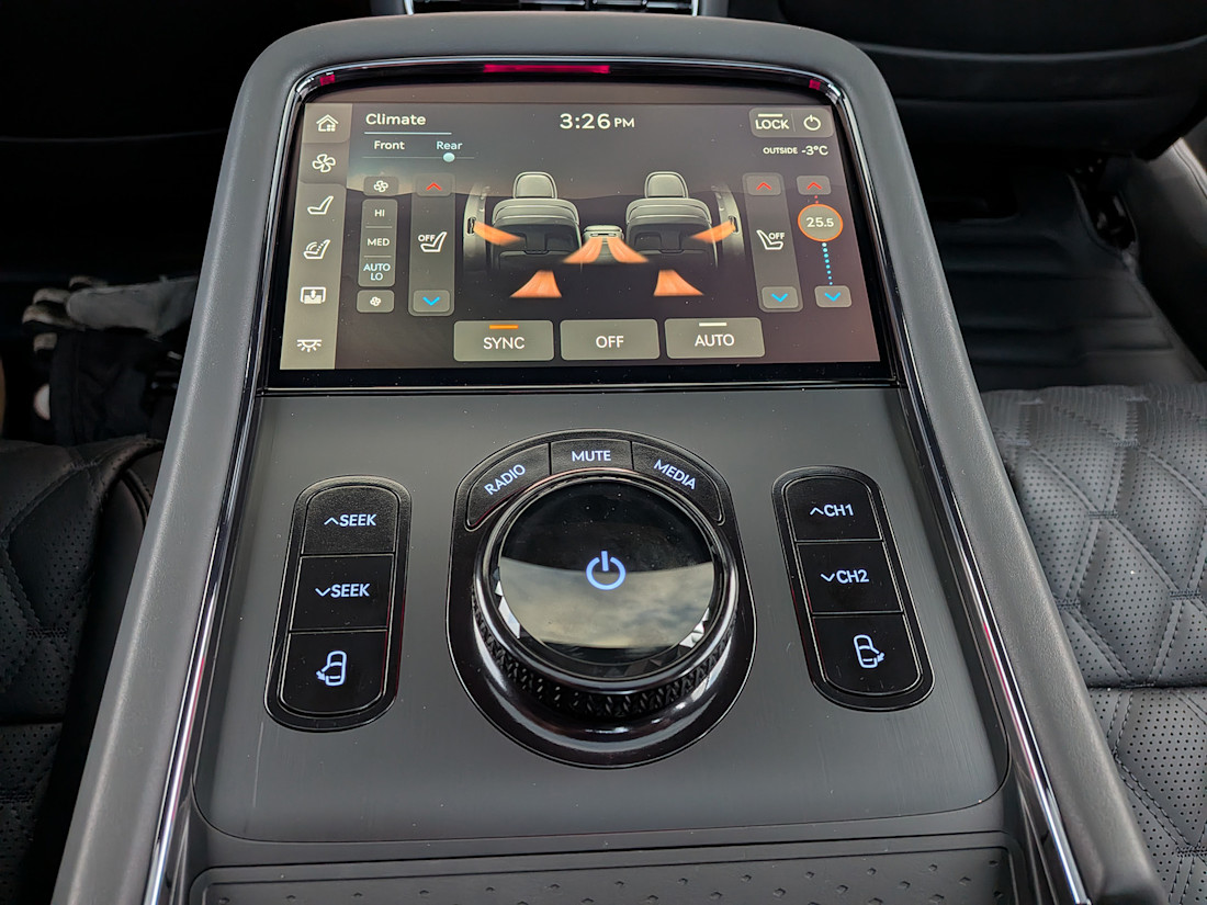 2026 Genesis G90 Black Edition - TD - SBe - 260327 - 24.jpg