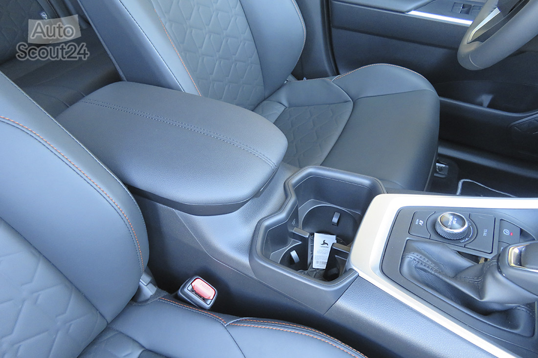toyota rav 4 hybrid 18.JPG