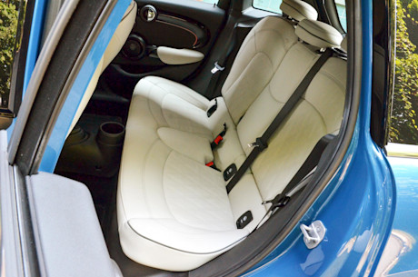 Mini Cooper S 5 portes 2022 : essai routier Body Image