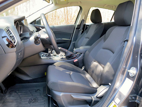 Editorial 2016 mazda3 sport gs pb 07