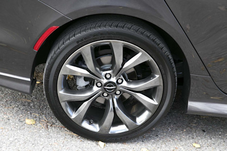 Editorial 2016 chrysler 200s awd jw 07