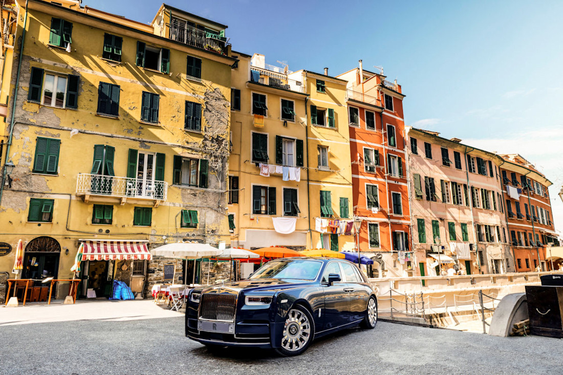 rolls-royce-phantom-2023-eidion-especial-vino-autoscout24 (1).jpg