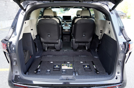 Duel de minifourgonnettes hybrides : la Kia Carnival se frotte à la Toyota Sienna Image