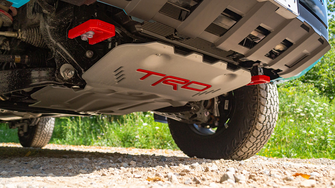 2026 Ford Ranger Raptor v Toyota Tacoma TRD Pro - Comp - KP - 261009 - 31.jpg